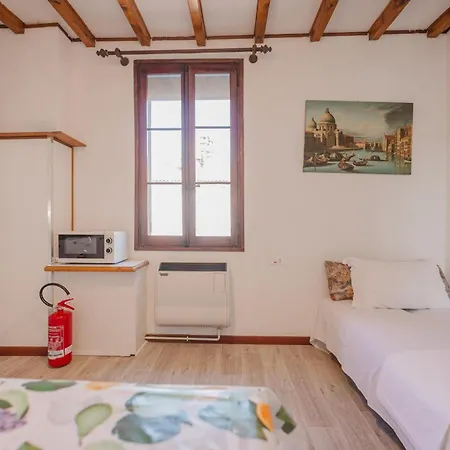 Lagoon View - 12 Min To The Train Station Apartment Venice