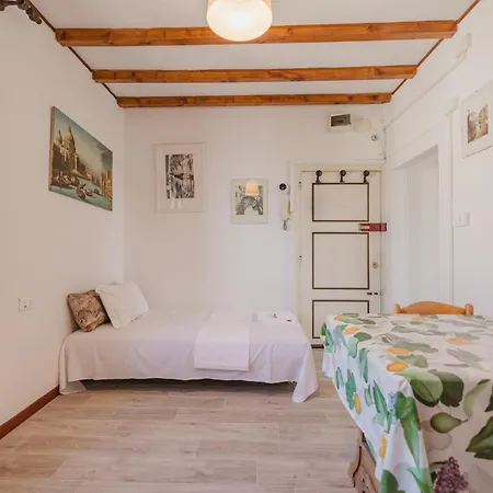 Lagoon View - 12 Min To The Train Station شقة البندقية