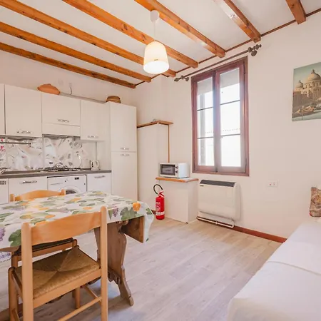 Lagoon View - 12 Min To The Train Station البندقية