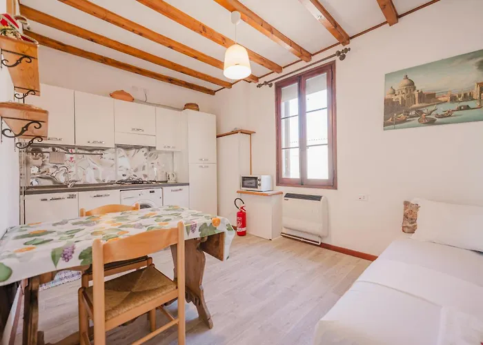 Lagoon View - 12 Min To The Train Station البندقية