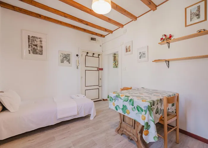 Lagoon View - 12 Min To The Train Station *