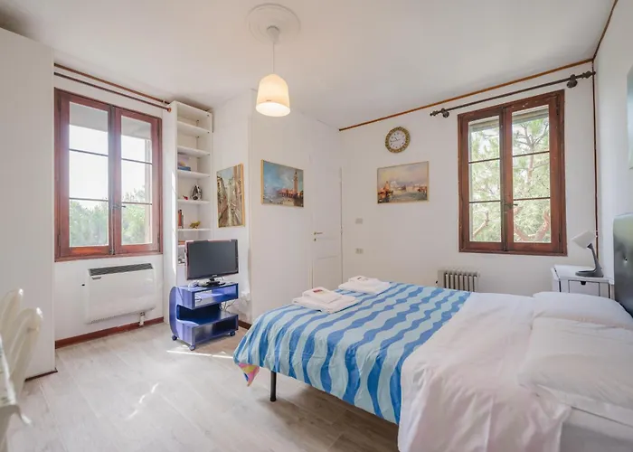 Lagoon View - 12 Min To The Train Station شقة