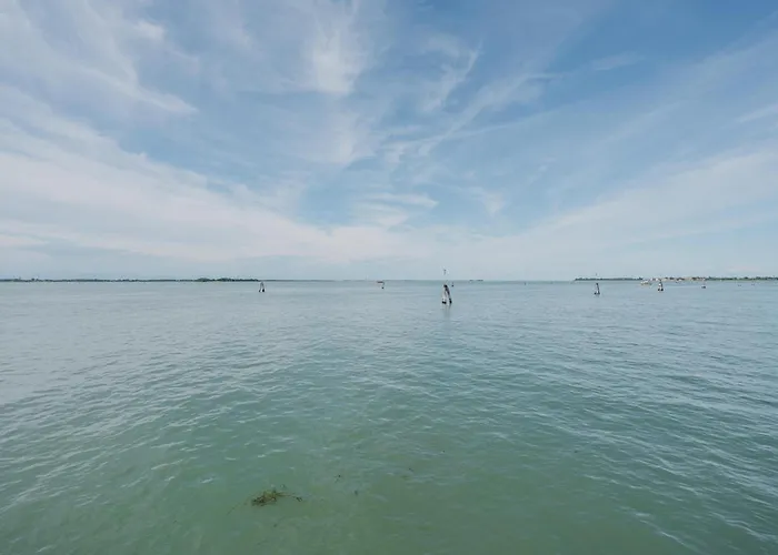 Lagoon View - 12 Min To The Train Station