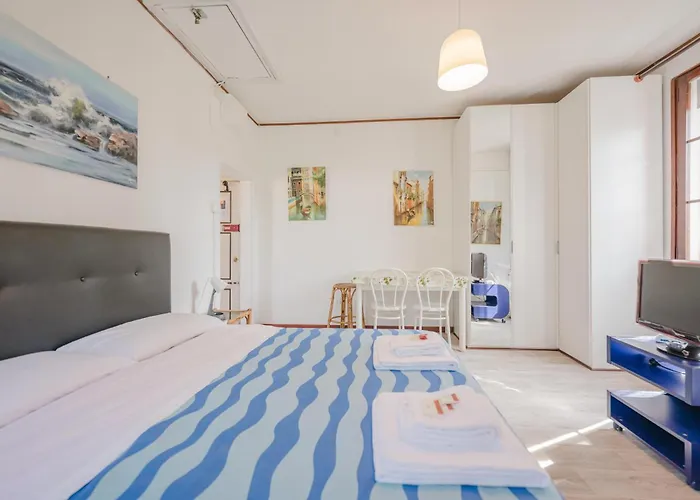 Lagoon View - 12 Min To The Train Station شقة *